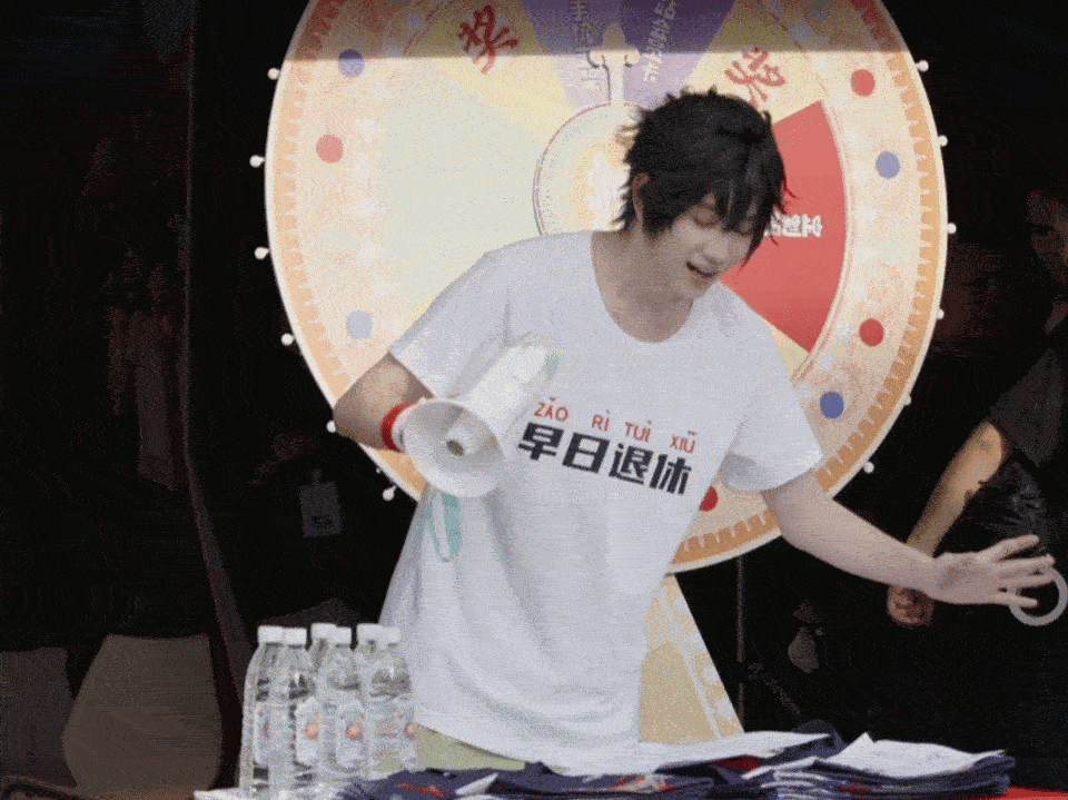 敖子逸cos江南变闯祸小狗敖子逸是懂得怎么拿捏我们的，cos江南变闯祸小狗，少年