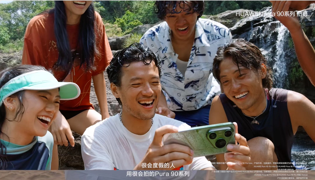 易烊千玺的PuraTrip 他镜头里的海边落日也太温柔了。浅蓝到橘红的渐变，海浪