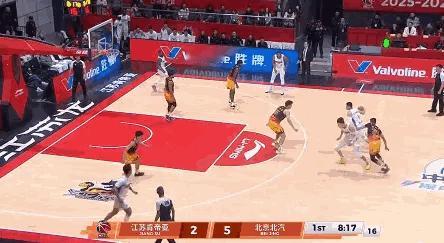 赵睿北京男篮首秀现役最强的本土15连线 