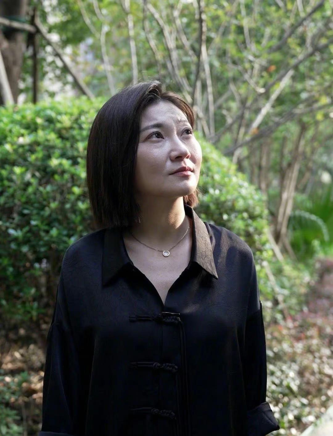 王暖暖离婚案最新进展又来了！

王暖暖成功离婚，俞晓冬被判赔偿王暖暖50万，但俞