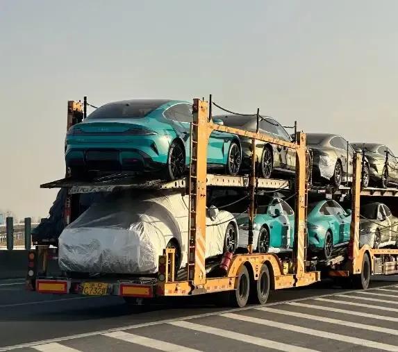 黑子说小米SU7不敢发布，这下脸都被打肿了吧，SU7正式官宣3月28日，不光要准