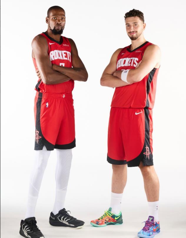现在的NBA联盟很少有一支球队拥有三巨头或者是四巨头，如今在NBA联盟当中已经逐