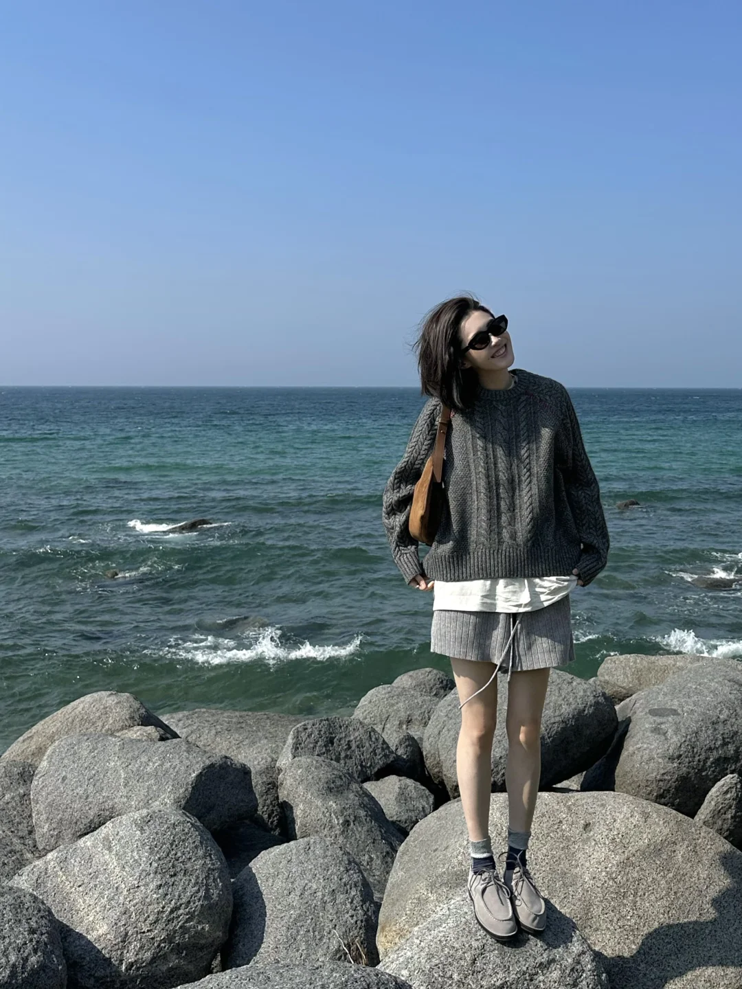 OOTD 海边穿着灰毛衣