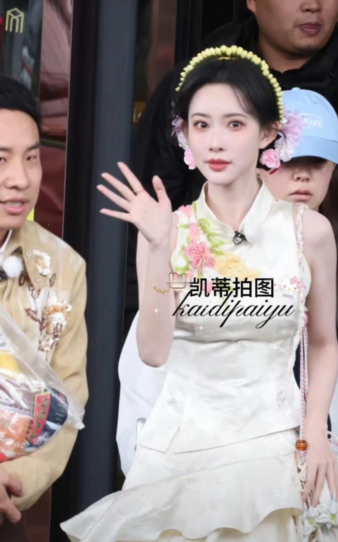 跑男路透  李昀锐和白鹿是一队，孟子义和徐志胜一队。显然李昀锐和孟子义并不想kb