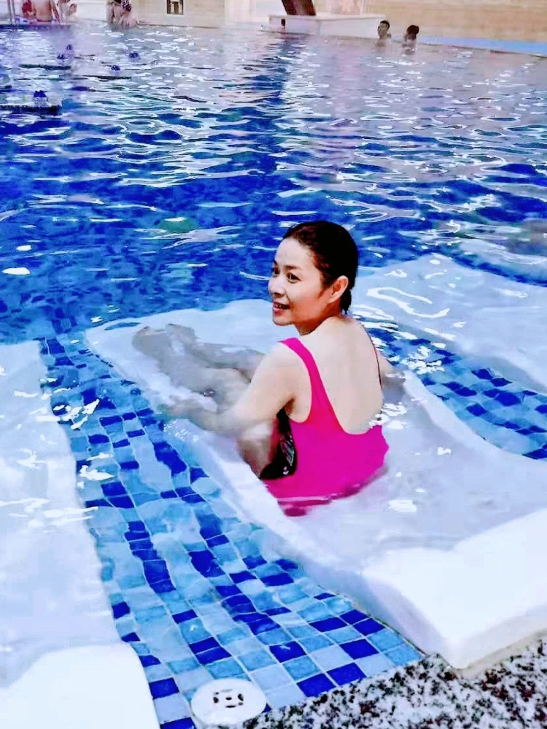 新手游泳必看：避免泳池水伤害的小妙招