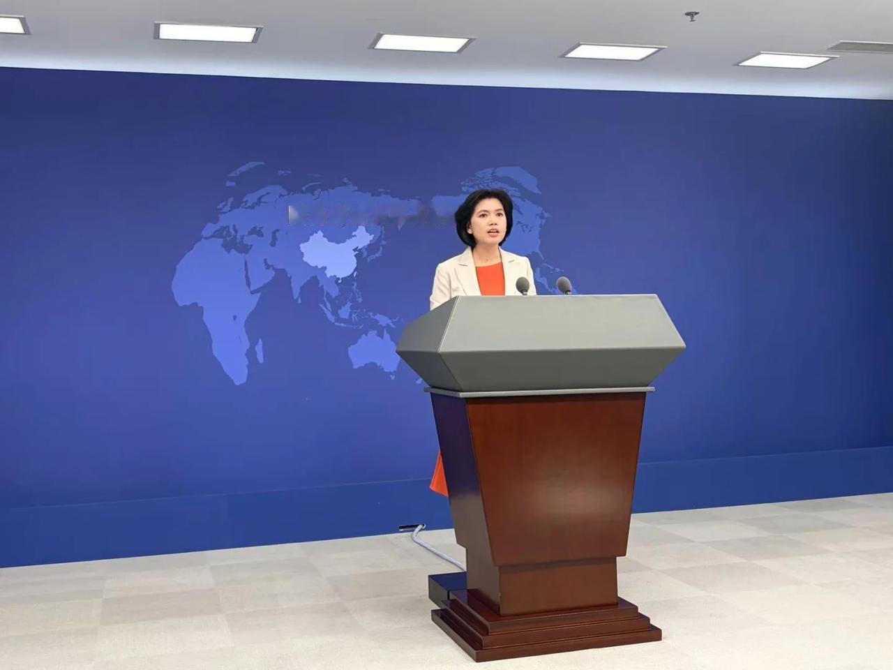 一台在世界顶级赛事里把欧美日老牌巨头按在地上摩擦的冠军机车，居然在台湾被当成"重