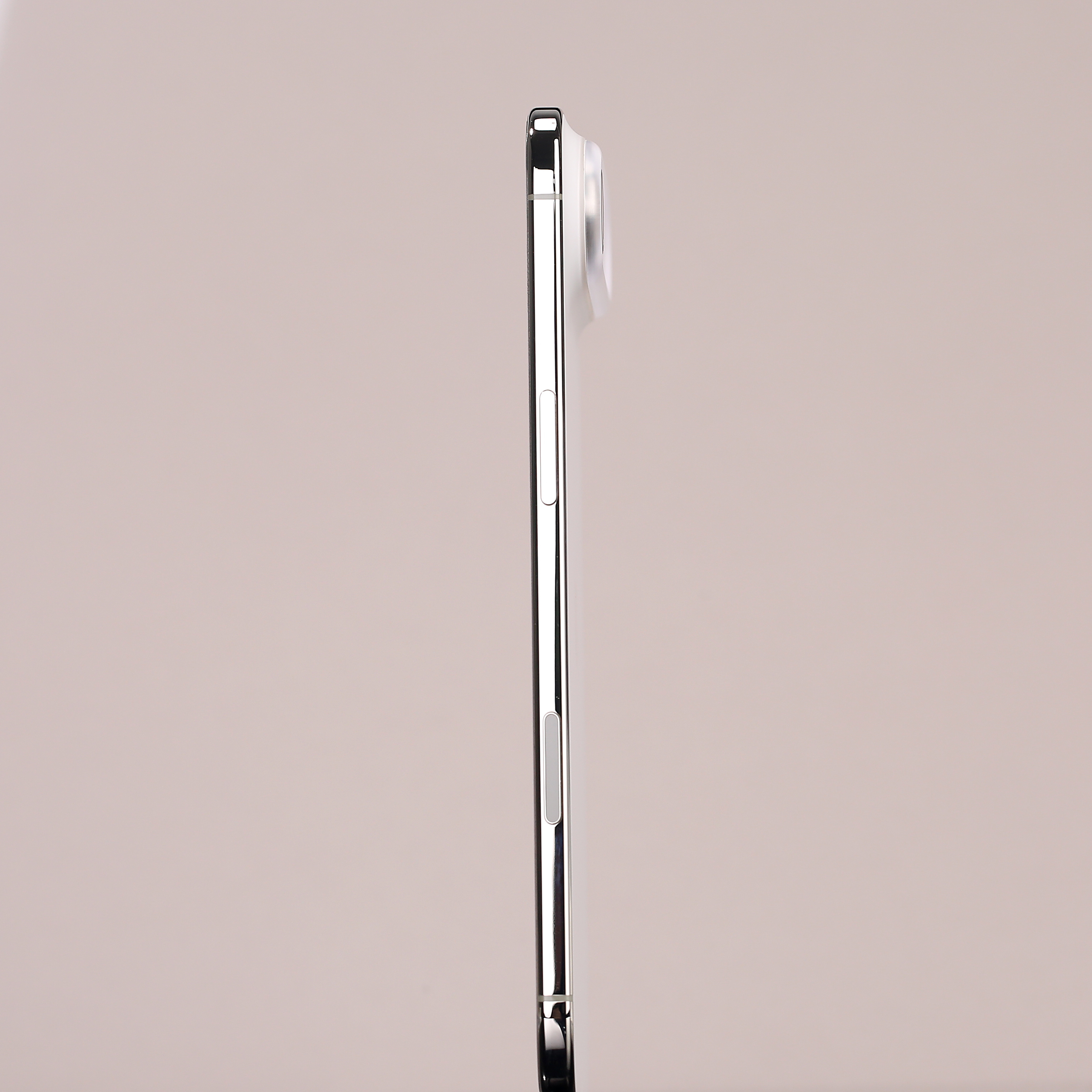 朋友们，iPhone Air 平嵌镜圈已上架。白色、浅蓝白、淡金色、黑色四款配色