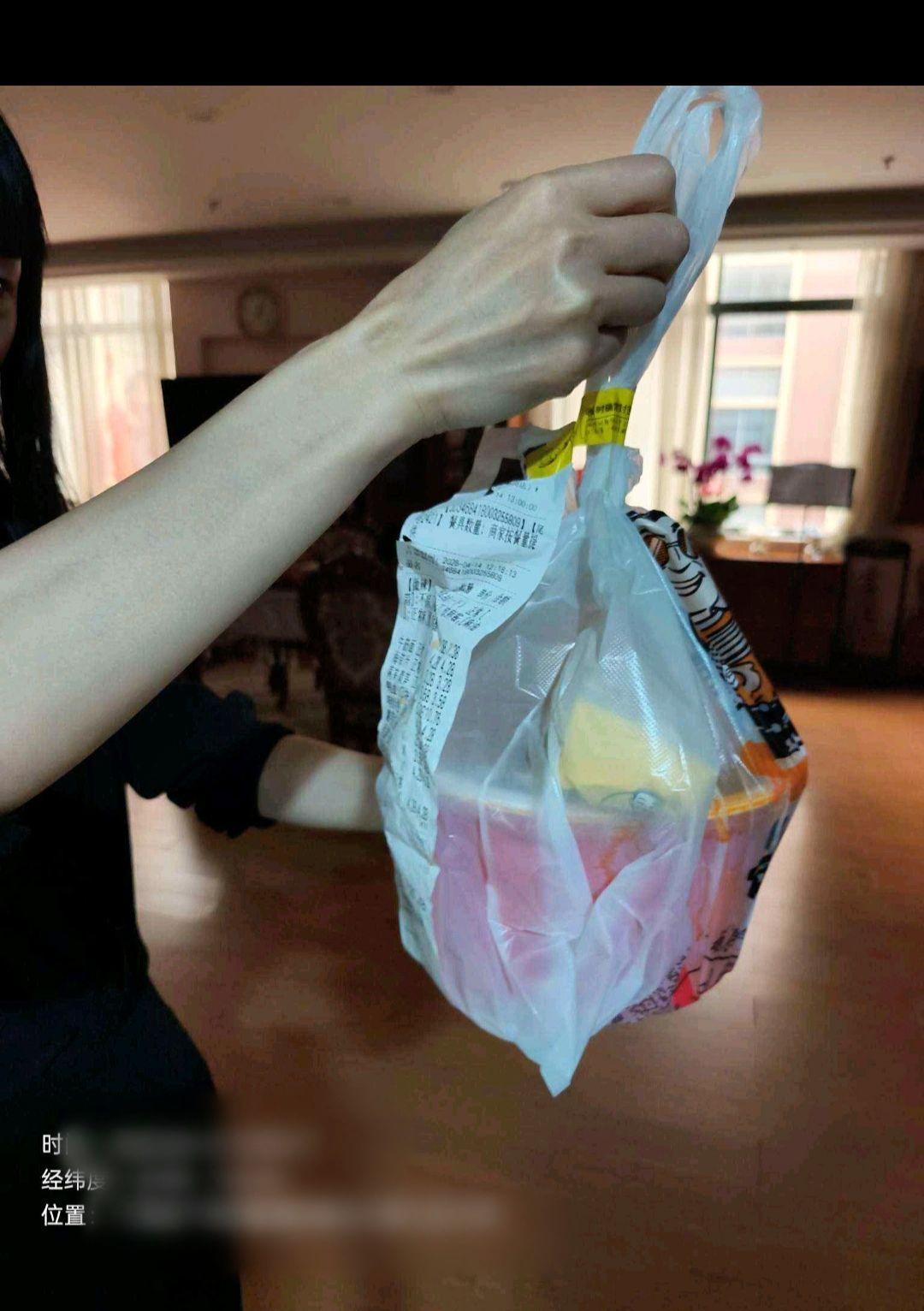 刘文祥麻辣烫现在碗口都不兴密封了，外卖之路只会越走越窄！