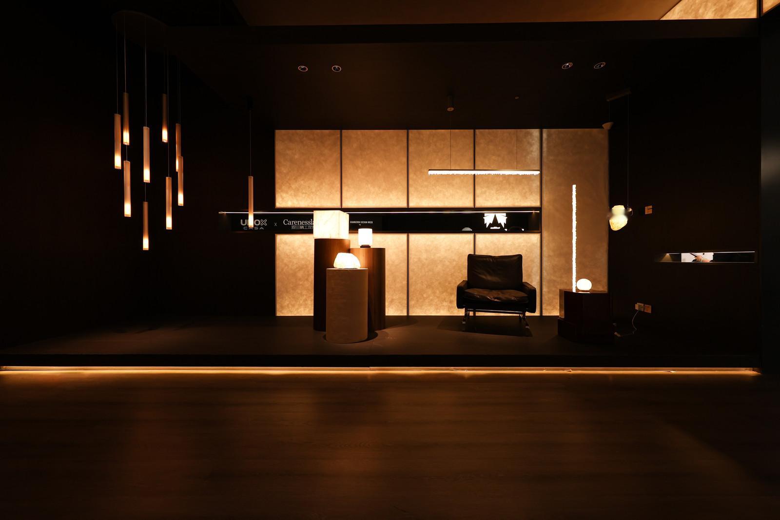 广州设计周藏了个未来家这届智家太会照顾人了 在这个空间里，光成了有生命的画笔，智