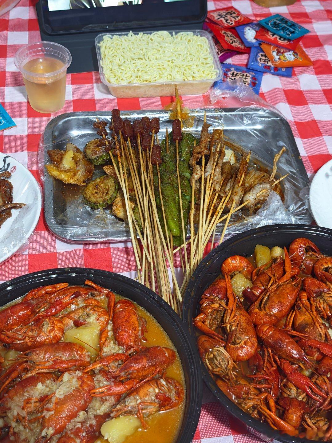 拍照显瘦20斤姿势每天一到晚上就嘴馋真的好难瘦，吃完又后悔…… 