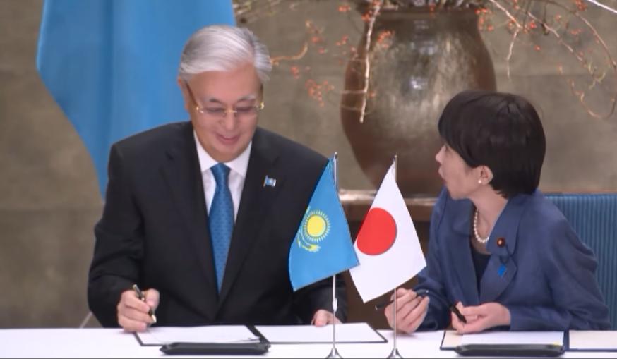 哈萨克斯坦与日本签了14份文件，含稀土协议！

要知道，哈萨克斯坦现在成了“香饽