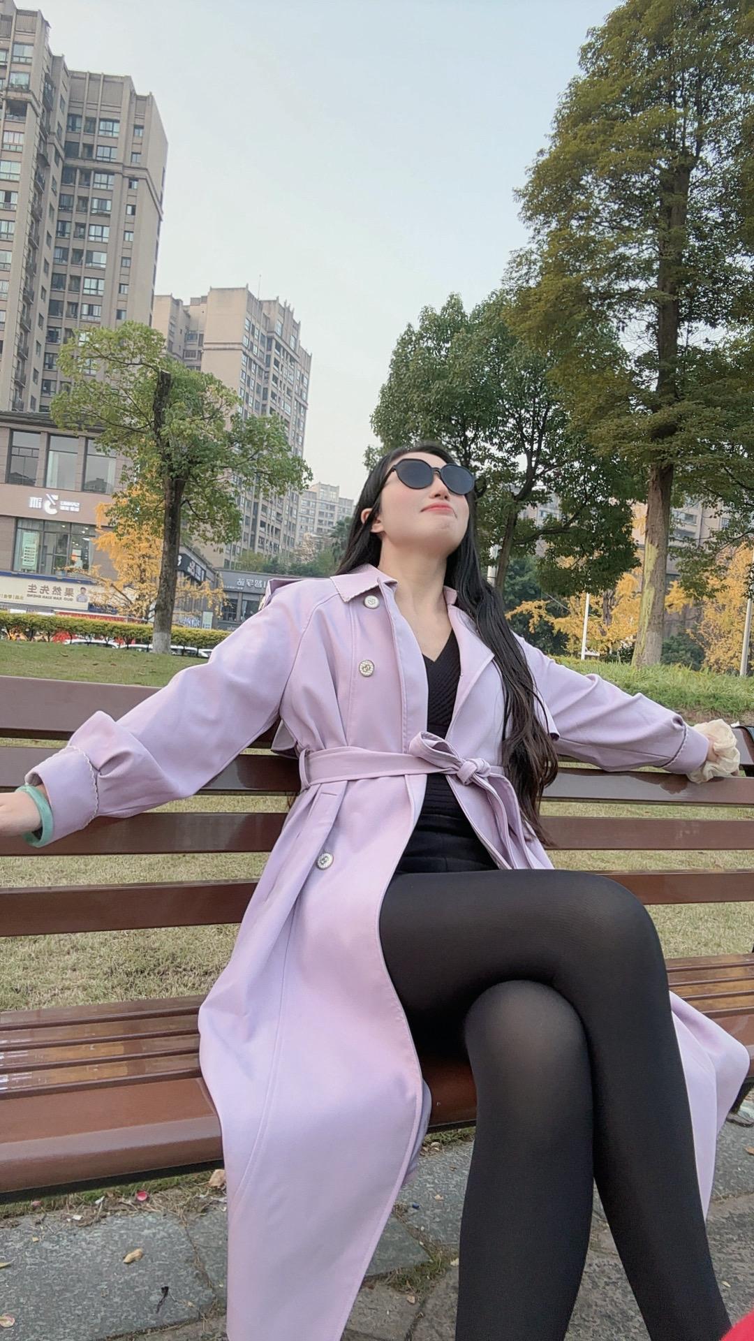 💌 93年真诚蹲正缘！拒绝套路虚耗，只筛同频靠谱的人～
✅ 眼里有光藏热爱 ✅