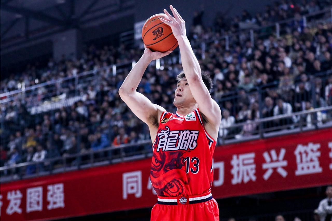 心态失衡的郭艾伦，又成了广州的败因。

全场最高的4个失误，还有屡屡因为粘球而严