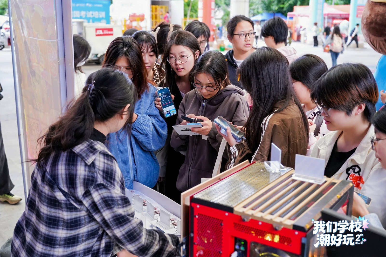 致態攜主力存儲產品空降廣州大學，開啟秋日最潮校園科技狂歡趴