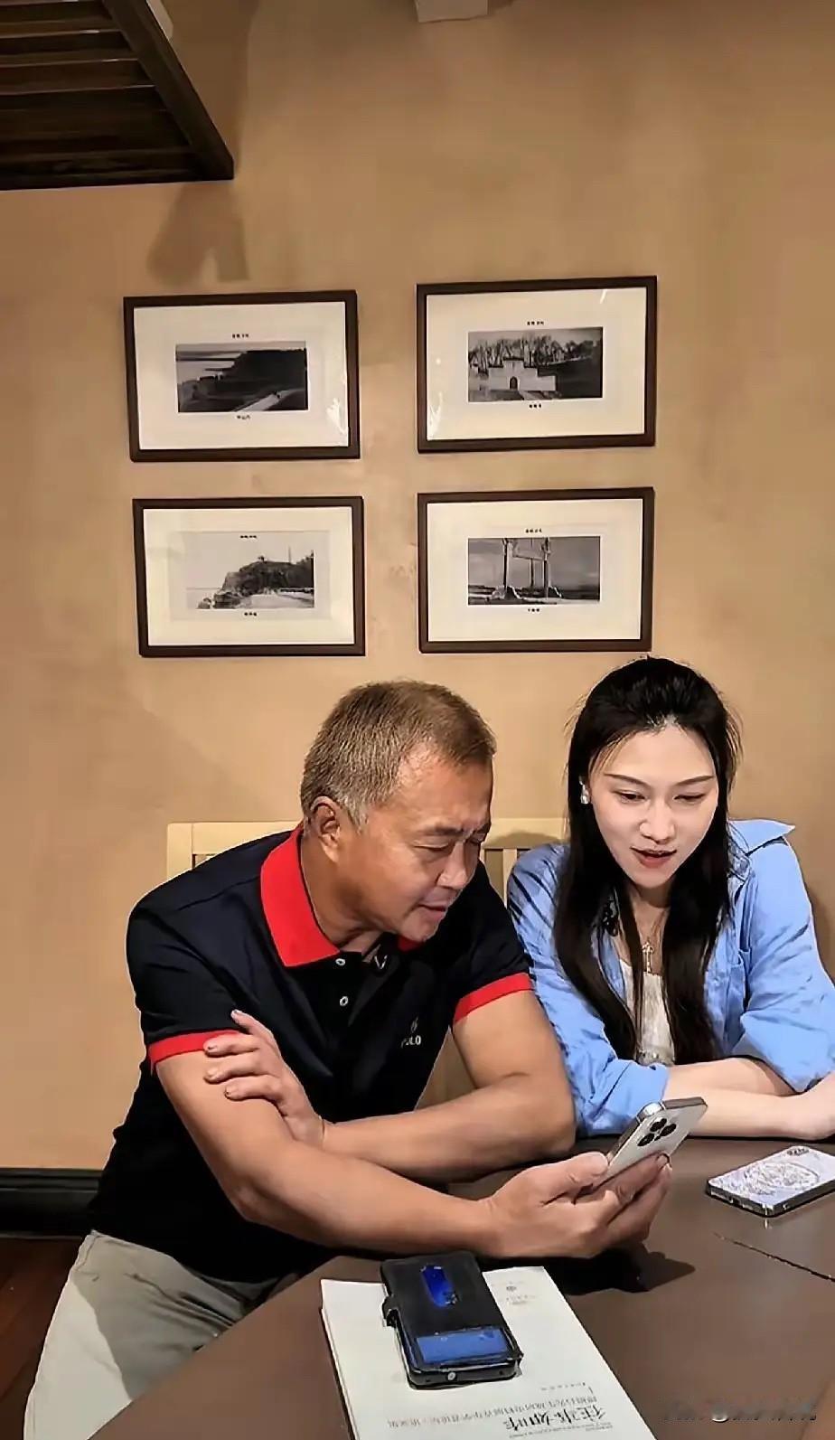 沈巍是大师吗？在知识文化方面！

看到一个网友在评论区的留言：我算普通读书人，比