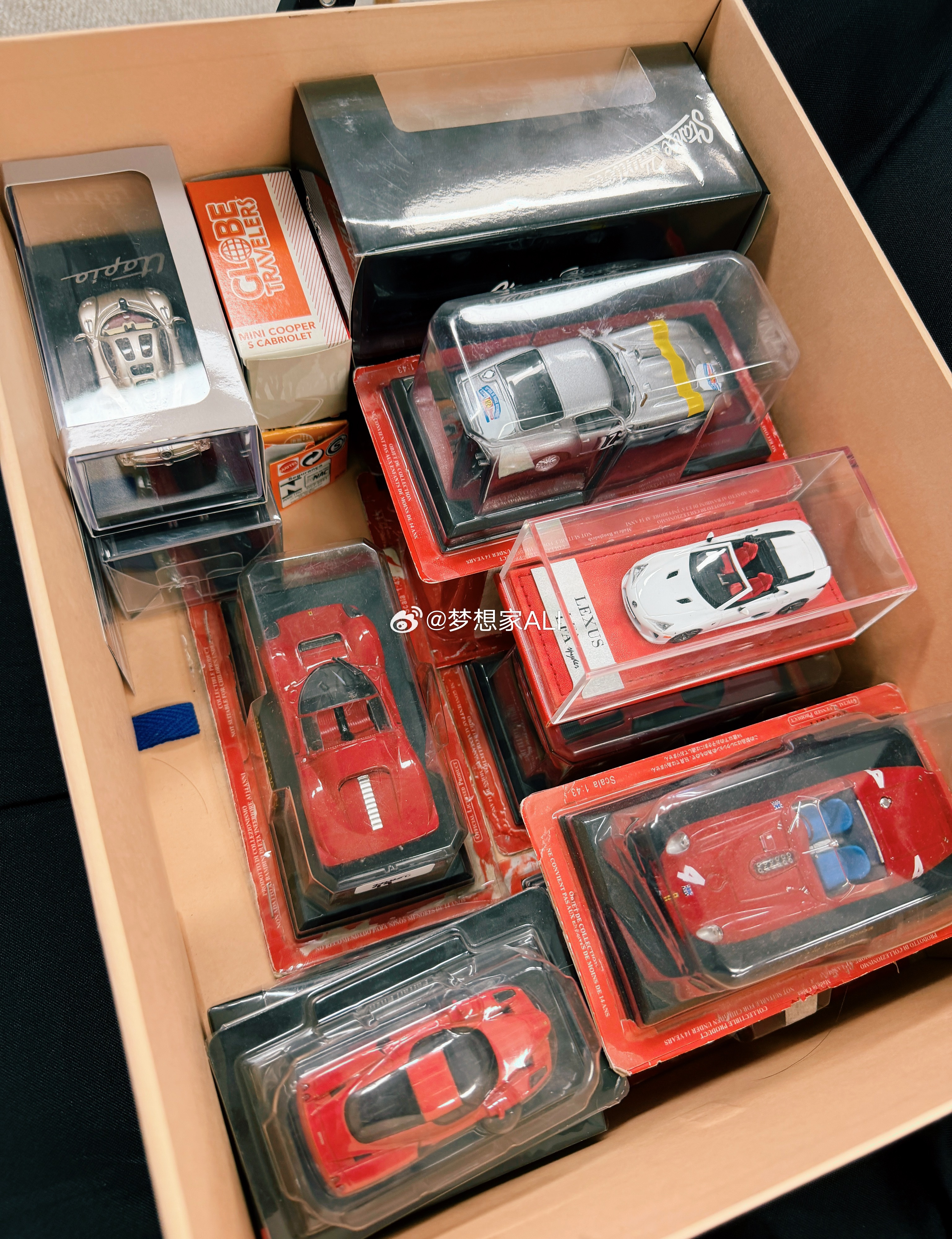 收拾了一上午模型，还有一半梦想家ALI 北京·Runoilbus燃油巴适