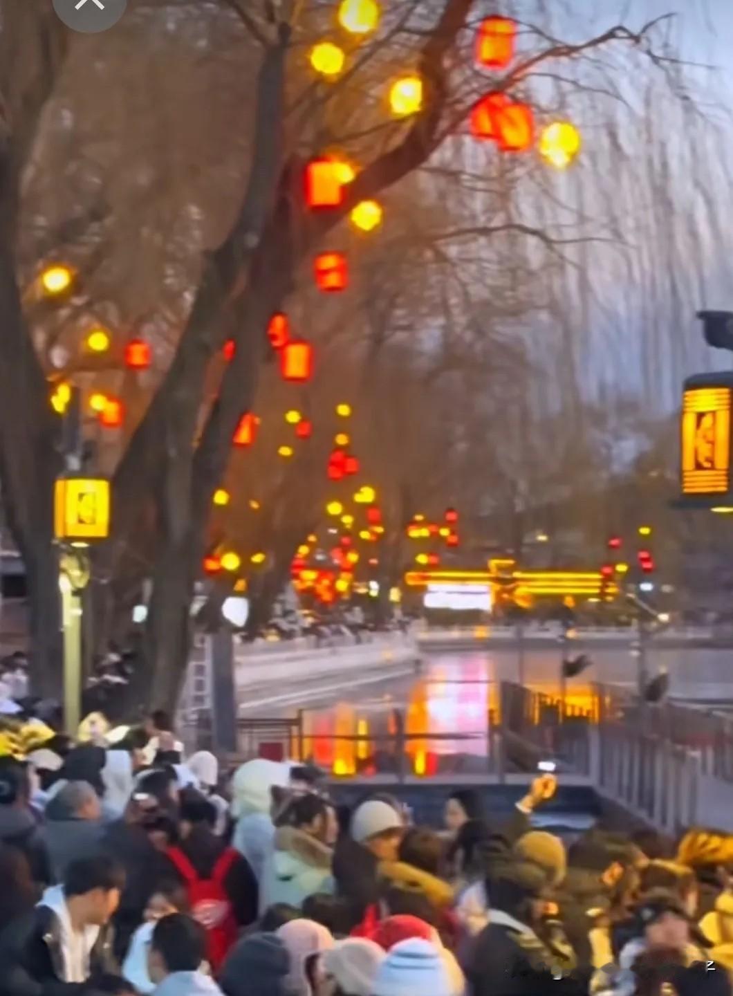 为啥灯会一般在冬季举行呢？这里面门道可不少。冬季很多地方进入农闲期，大家有时间去