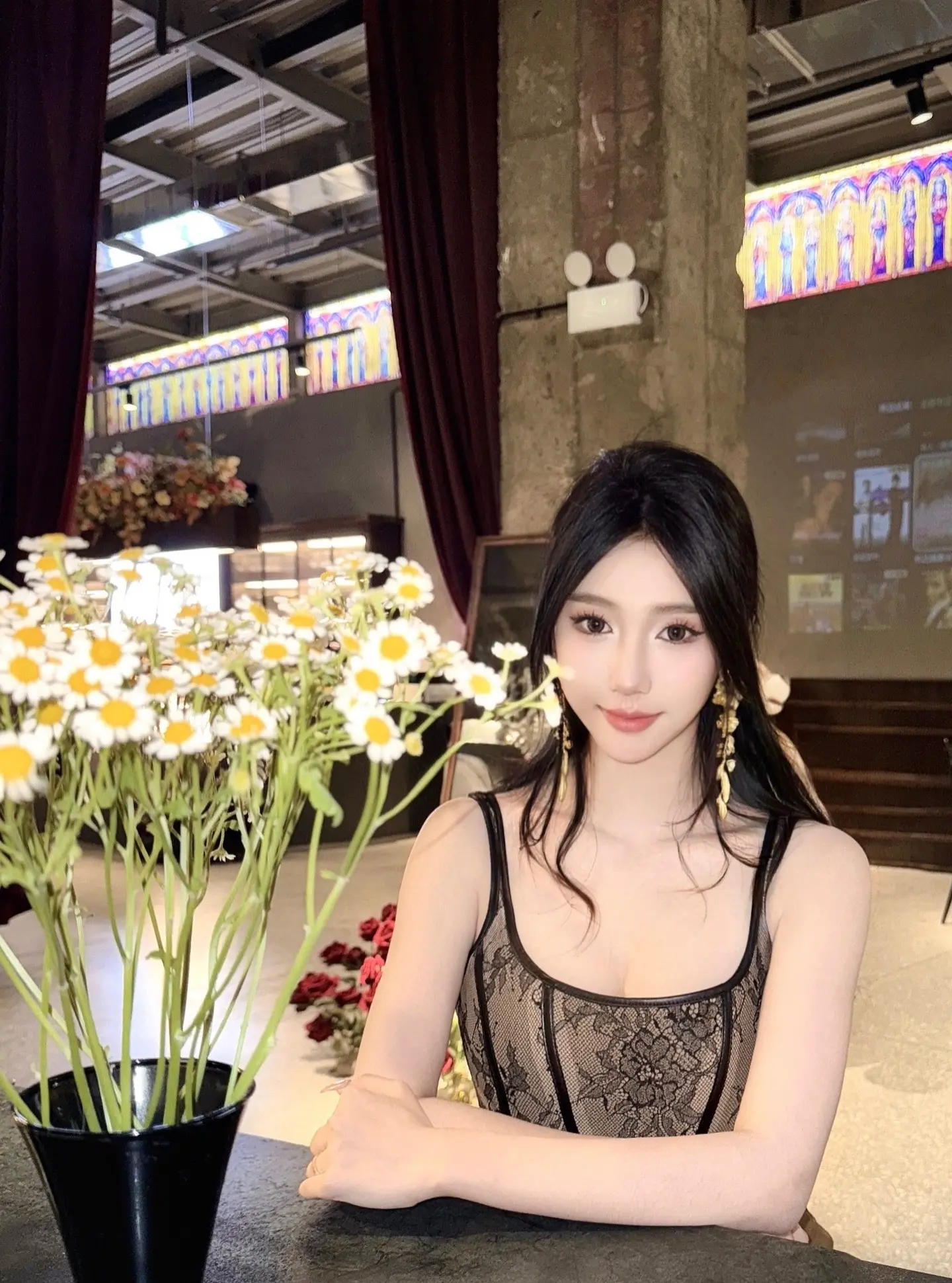 有人说你菀菀类卿 有人说你是他唯一的妻