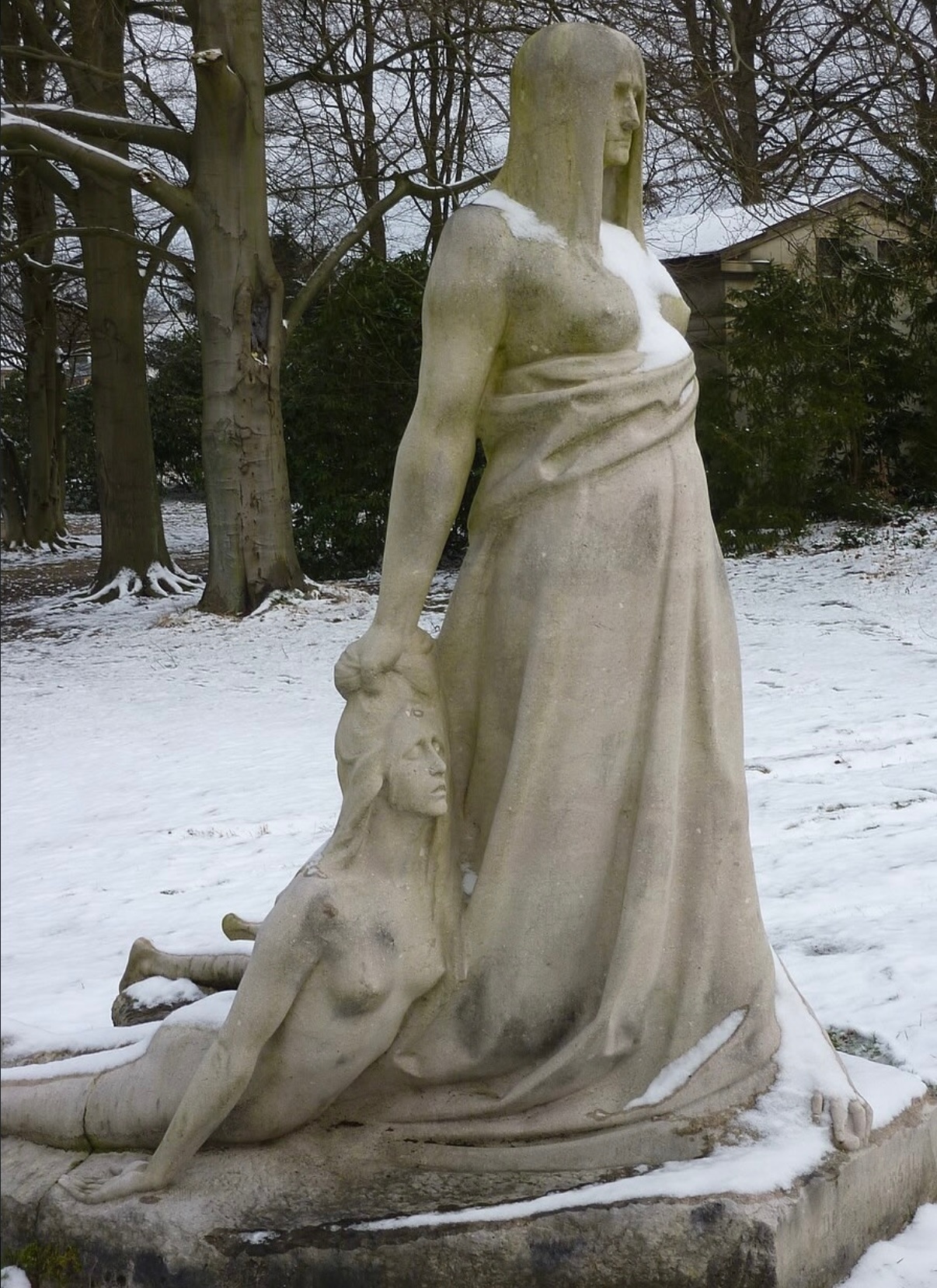 雕塑命运 By Hugo Lederer，1905年位于德国汉堡的奥尔斯多夫公墓