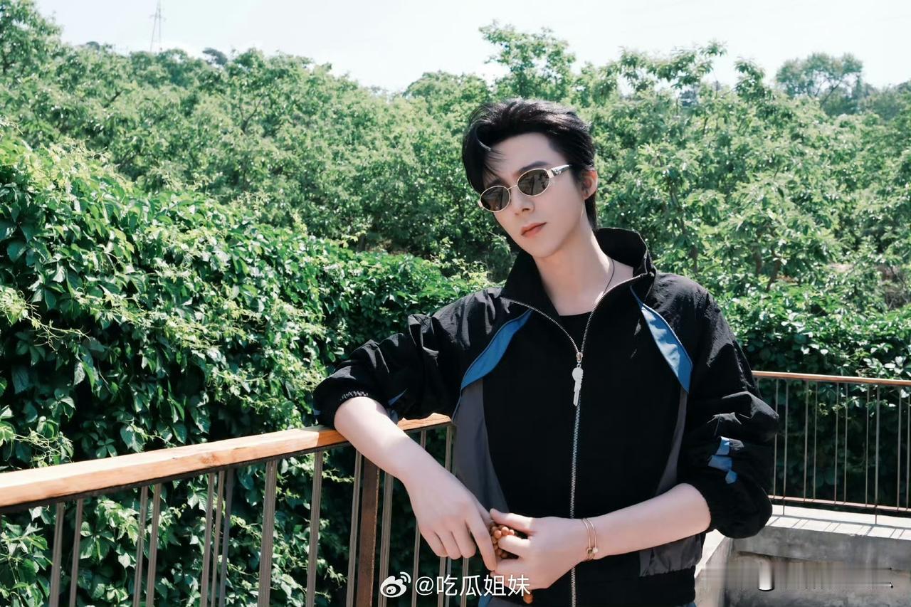 刘宇宁和祝绪丹
我觉得不太可能，时机不对。
两人都是摸爬滚打站上来的，走到今天太