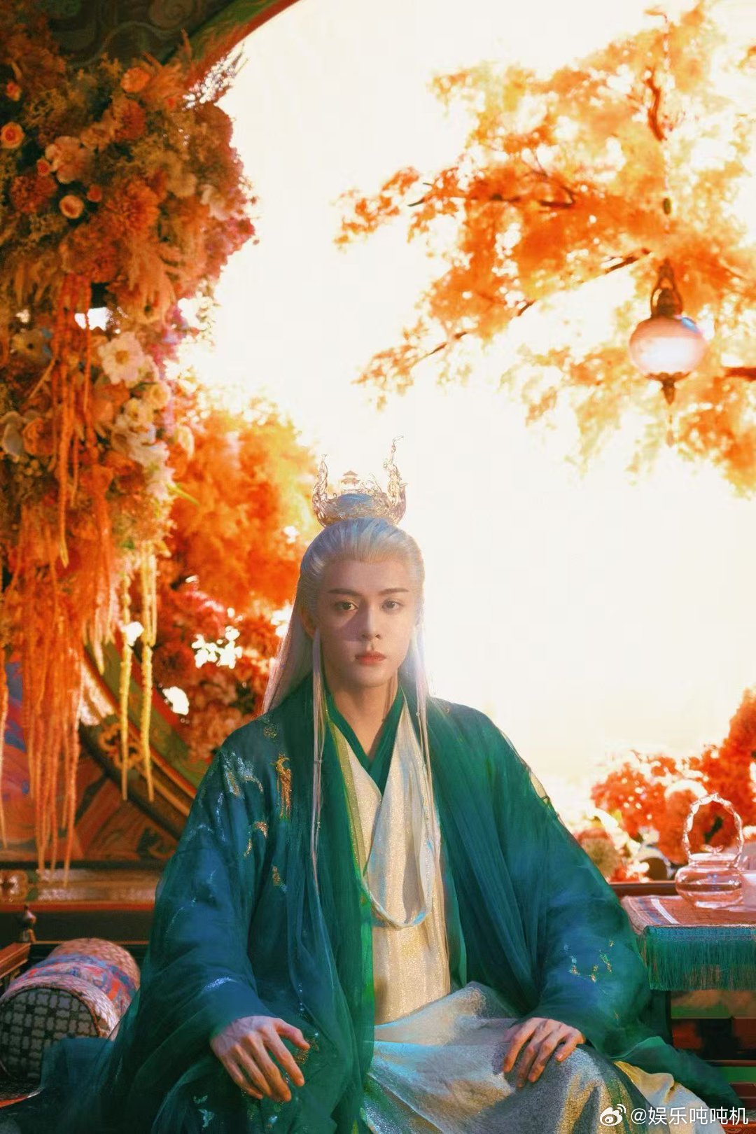 连夜复盘曾舜晞新剧微表情 曾舜晞演的白九思太能装！夜探寝室时的自虐表情，花如月回