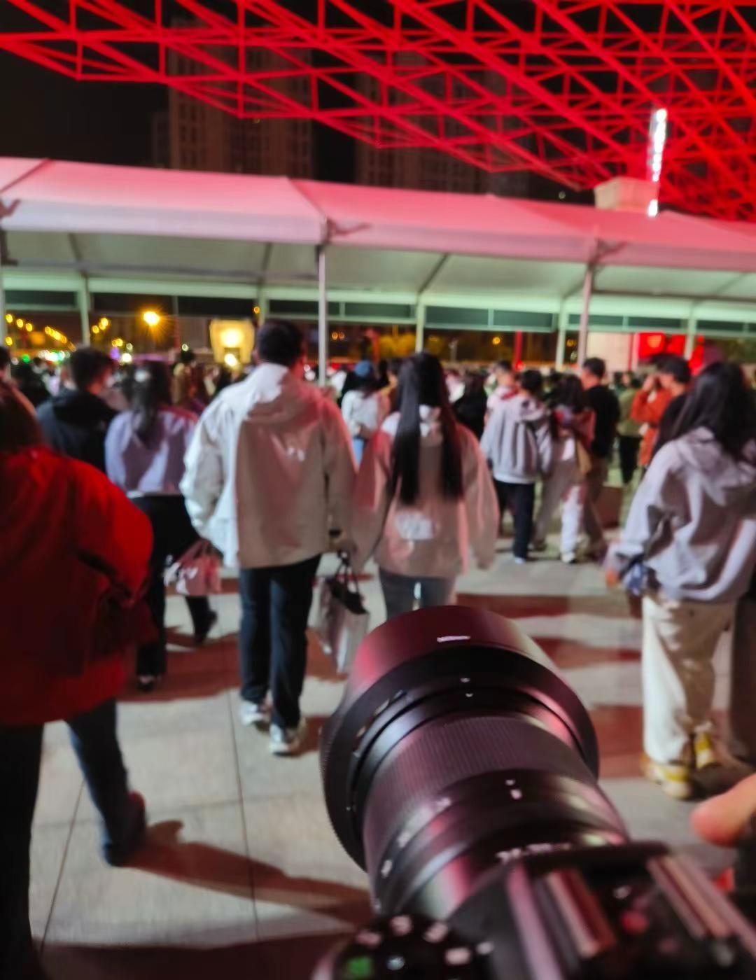 安检老师你们辛苦了（被送出3次安检依旧得吃版）演唱会 薛之谦太原演唱会 薛之谦