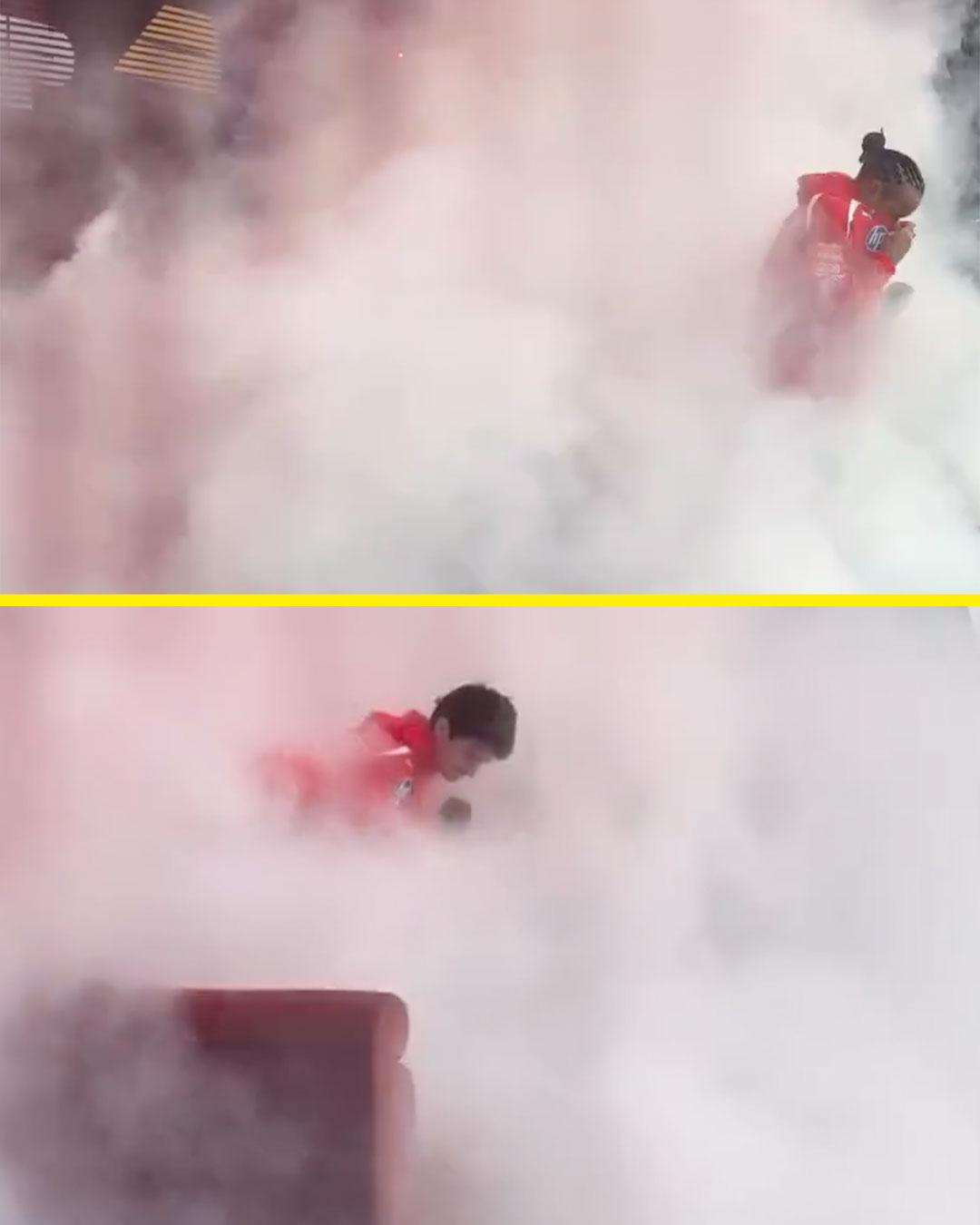 现场的造雾机喷雾过大，汉密尔顿和勒克莱尔被淹没在白雾中🌫️🌫️F1 2026