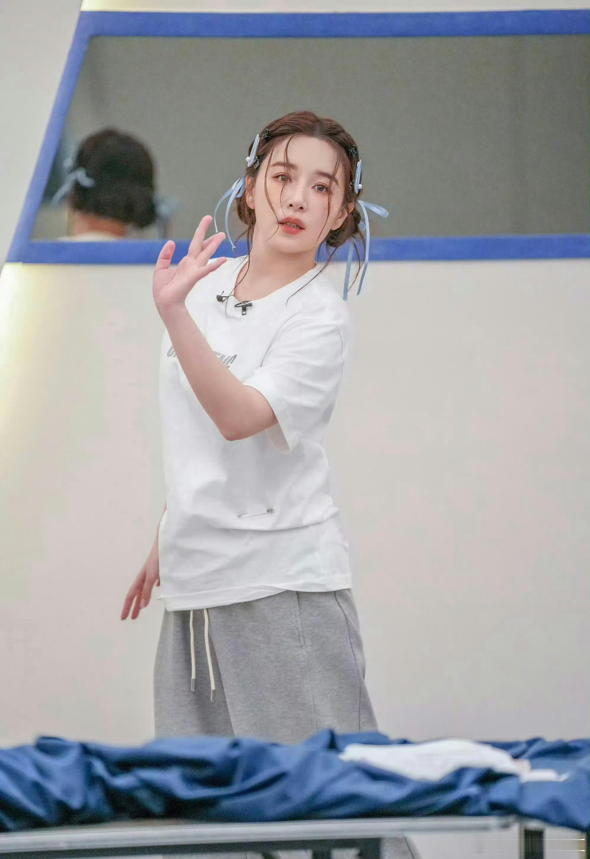 浪姐空降好六街！舞台女王变身游戏王，这波联动我锁了 你好星期六浪姐嘉宾场你好星期