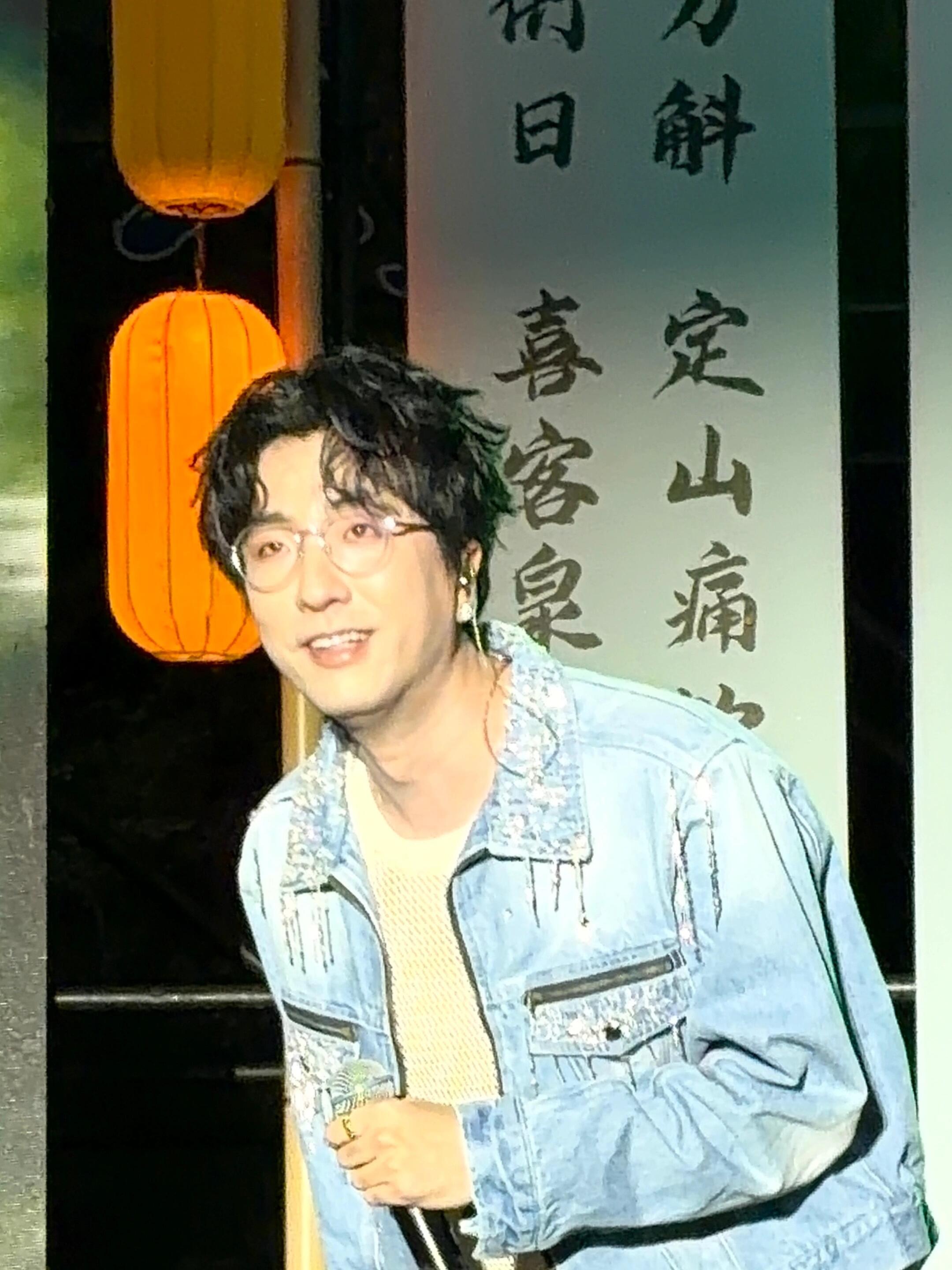 李常超回南京秒切方言模式 怀疑李常超的声带里装了南京专属芯片，一进城门就自动切换