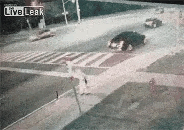 无语了？
怎么理解，又如何解释？碰瓷的代价太大，不小心的跌倒更沉重，巧到如此程度