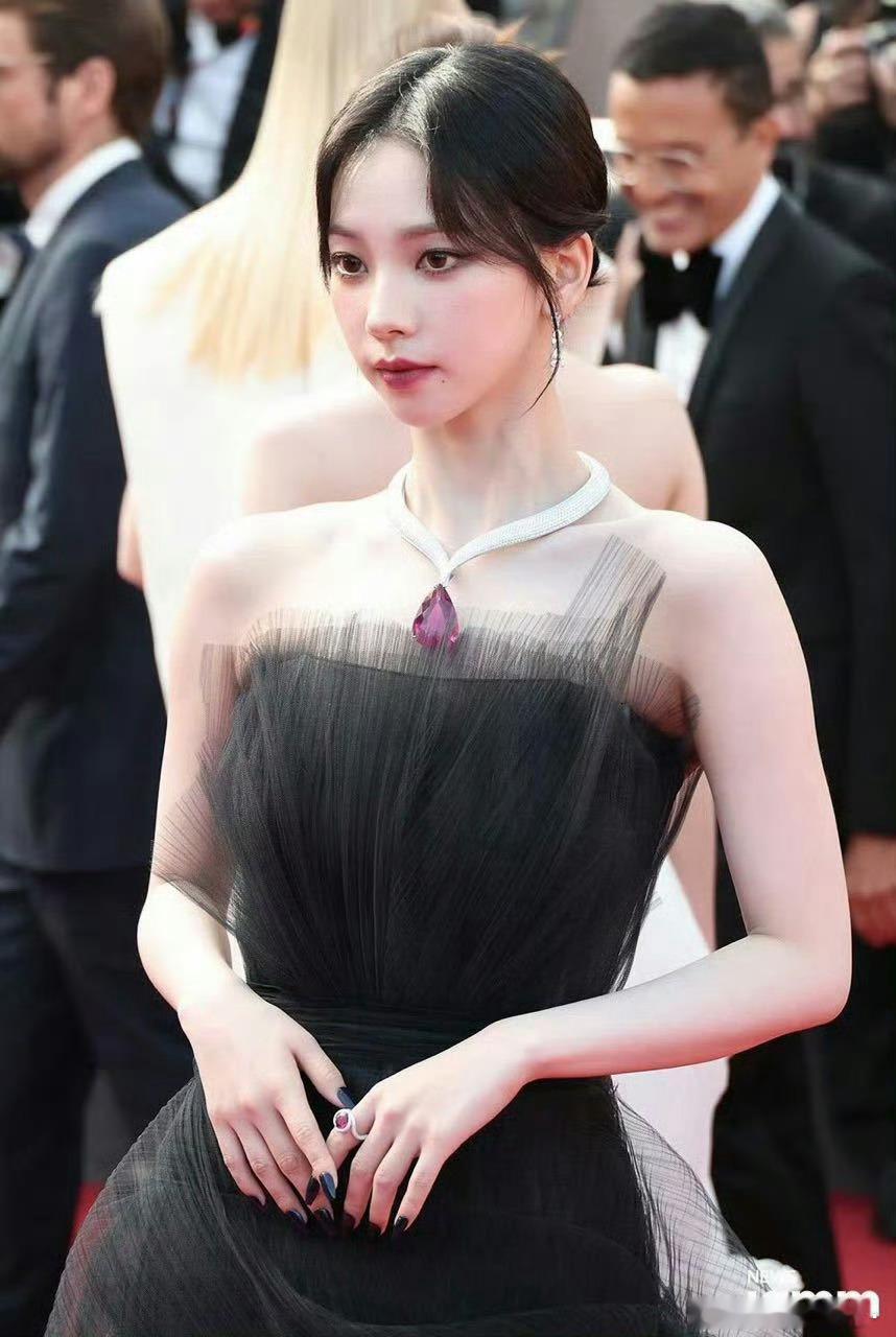 柳智敏 这是800w的钻石？ 