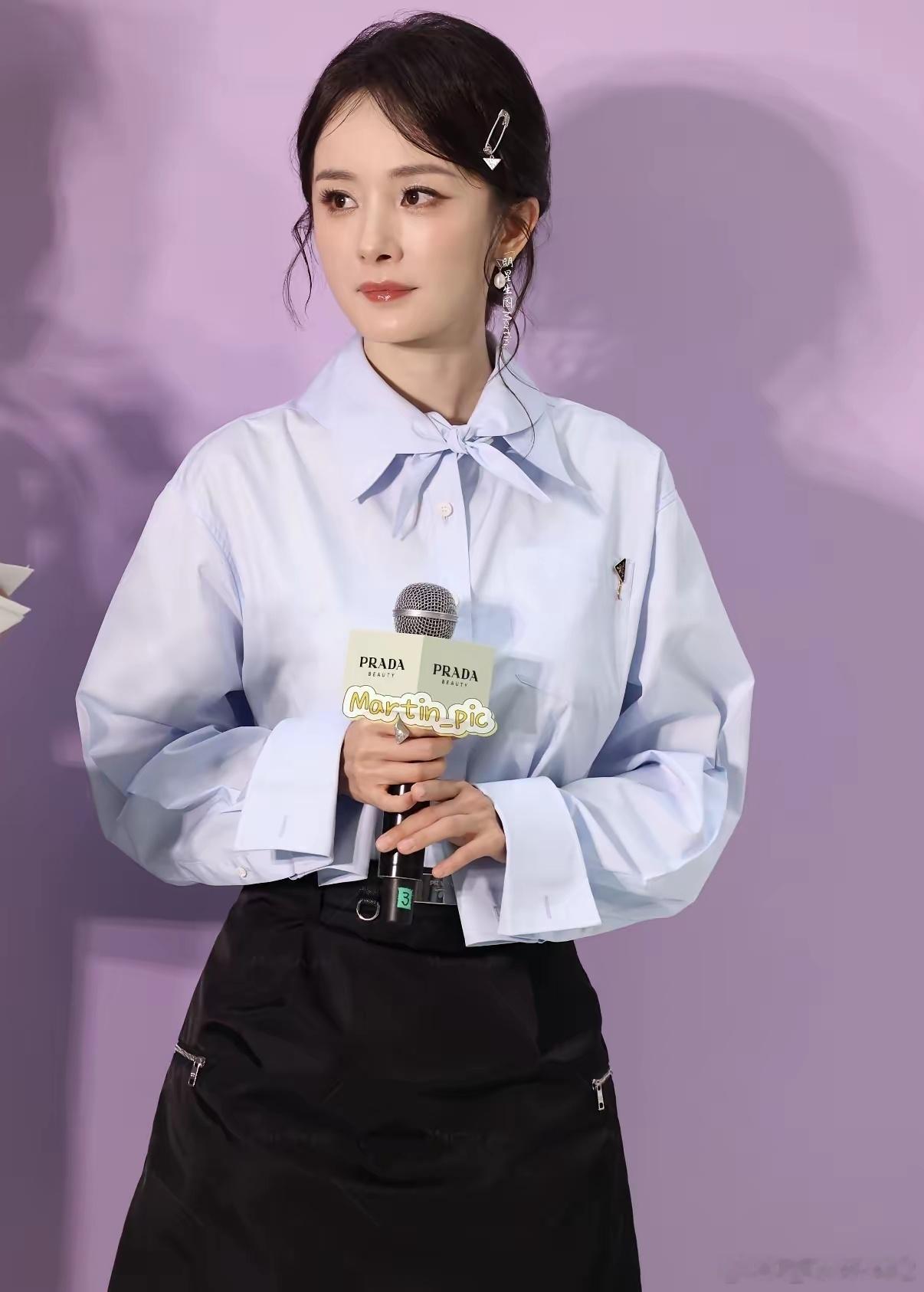 明明很美，但怎么一眼就能看出来年龄不小了呢？可能杨幂真的不适合继续走少女风或者公