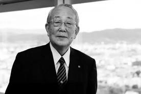 日本一些鹰派政治家不承认南京大屠杀，否认日本的侵略行为，甚至不愿意向中国道歉。然