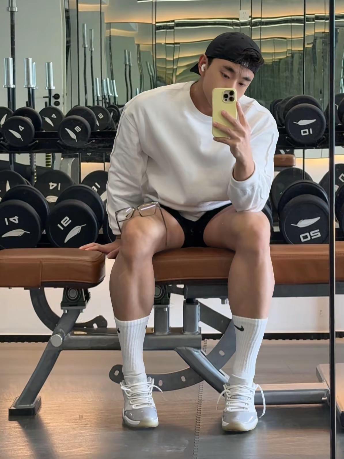 帽子一反谁都不爱。02 男大小狗日记 健身