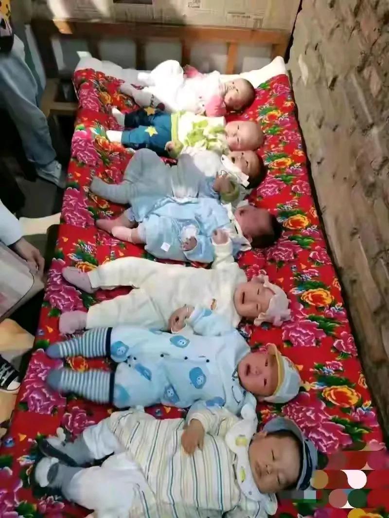 近日，安徽的网友透露，当地一对年轻的夫妇突然发现怀孕了，到医院检查才知道，妻子怀