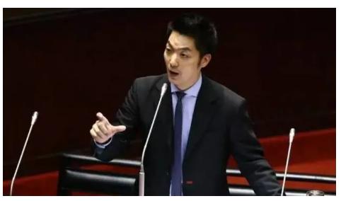 一句“我不会参选国民党主席”，蒋万安把话撂得干脆利落，没有一丝犹豫。这不是哪个普