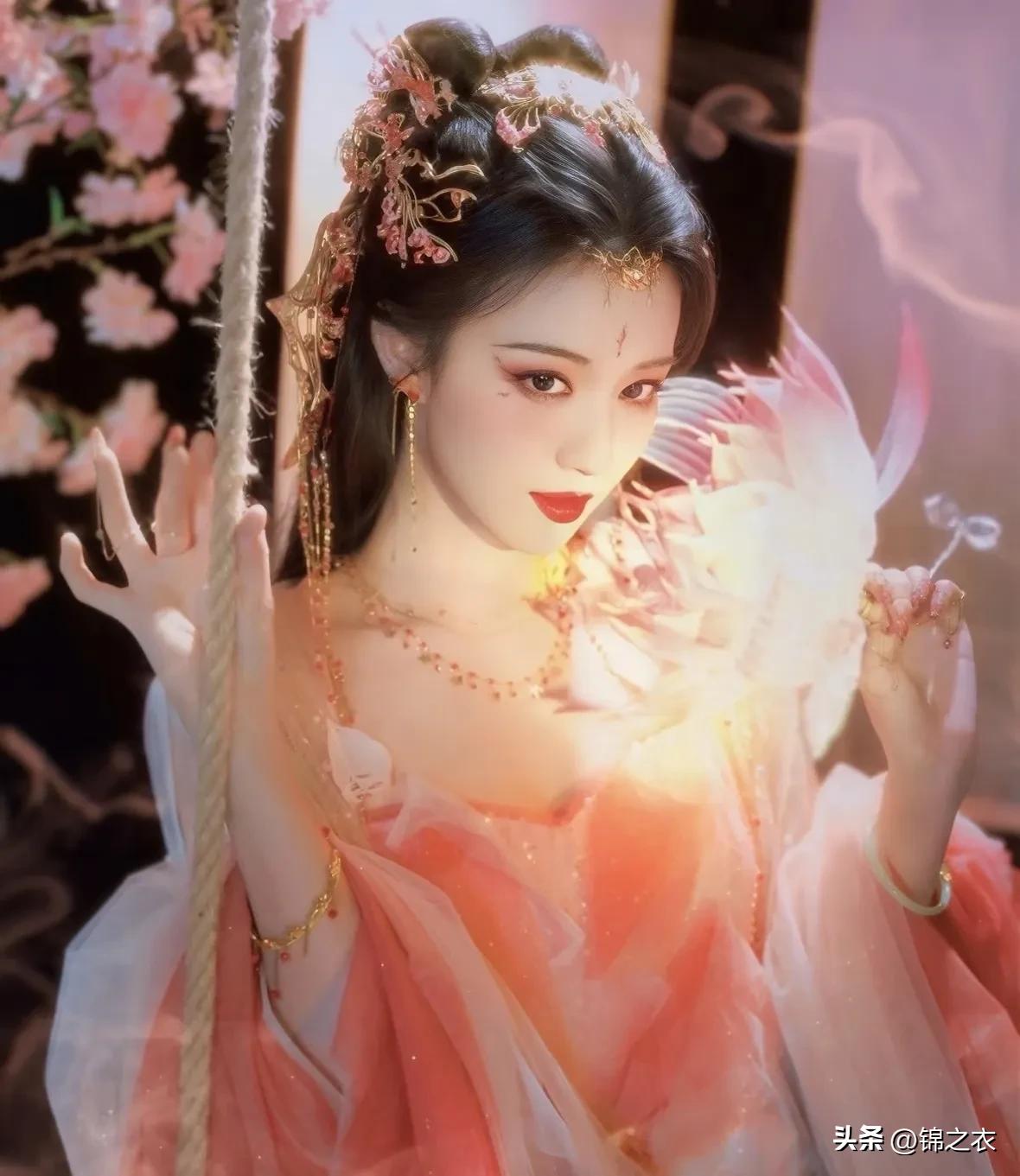 王楚然的粉丝说，王楚然如果没有合适的主角本可以先不进组，进综艺也可以。

大剧有