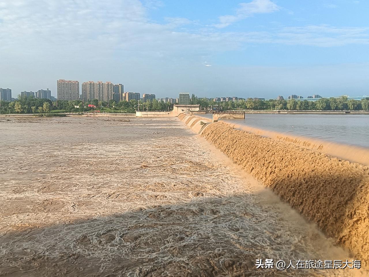 下了一个星期的雨，今下午天公开恩大西安又“重见天日”！说真的，因为这场持续连阴雨