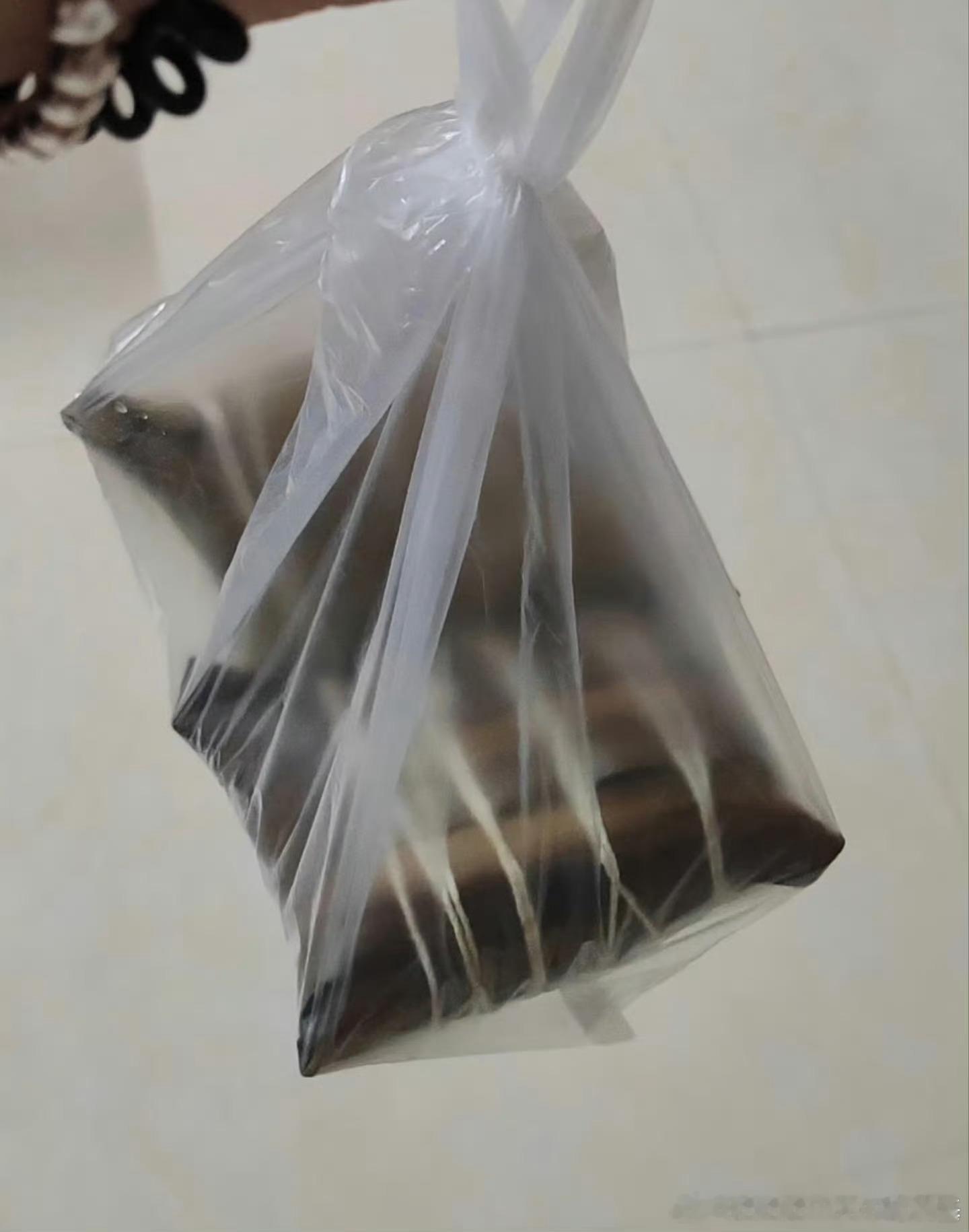 公司发的粽子让我没有面子散装的也太拿不出手了 还不如不送 