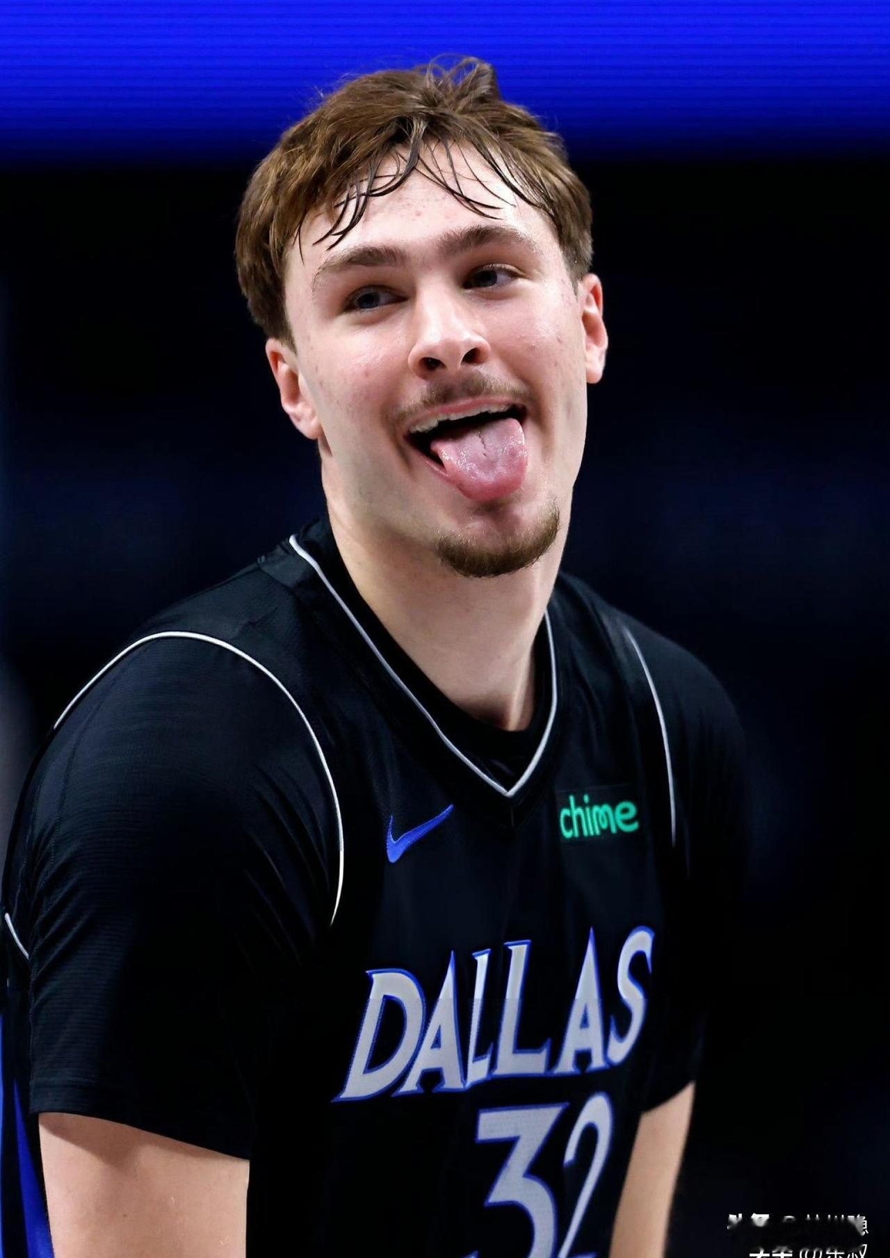 18岁，他砍下38分10篮板7助攻，成了NBA历史上最年轻的35+10+5先生。