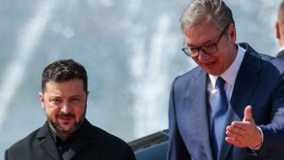 塞尔维亚承诺助乌“火线入欧”，武契奇表态全力支持
 
 
 
塞尔维亚总统亚历山