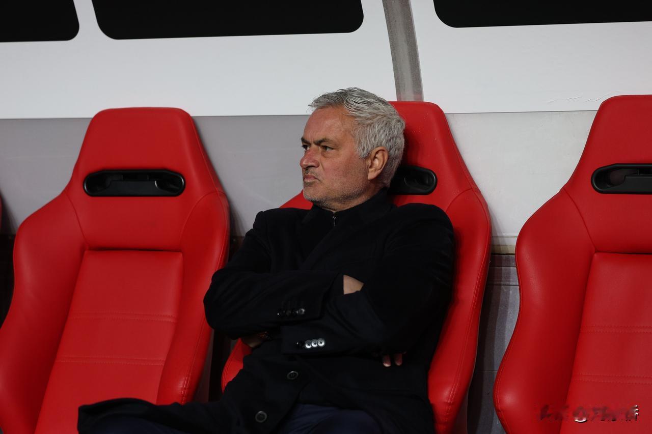 穆里尼奥需要支持！

据欧洲媒体报道，由于穆里尼奥带领本菲卡在葡超联赛和欧冠联赛