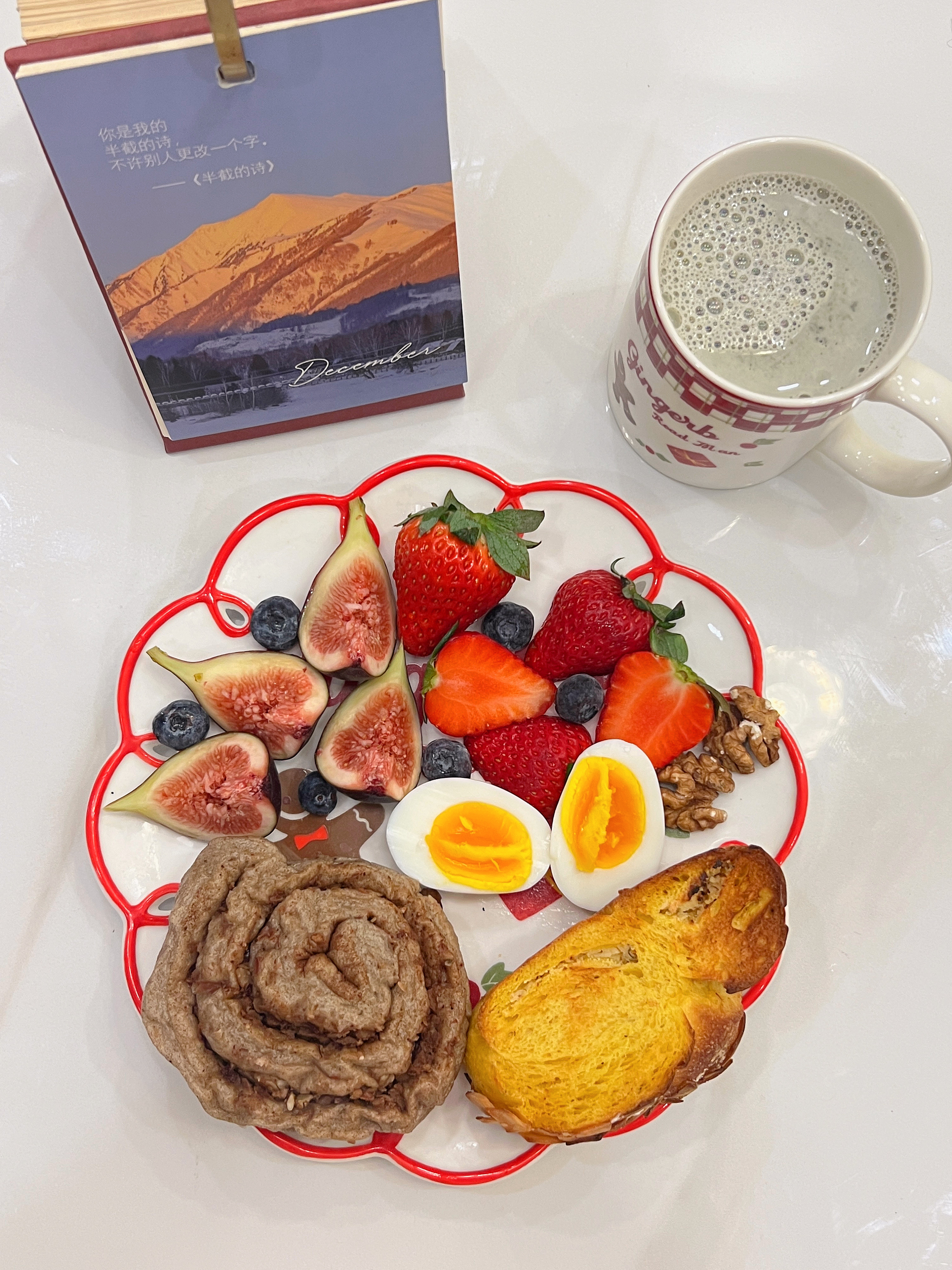 本人控制饮食的原则是饭菜可以少吃   但是面包蛋糕必须吃到爽🙈 ​​​