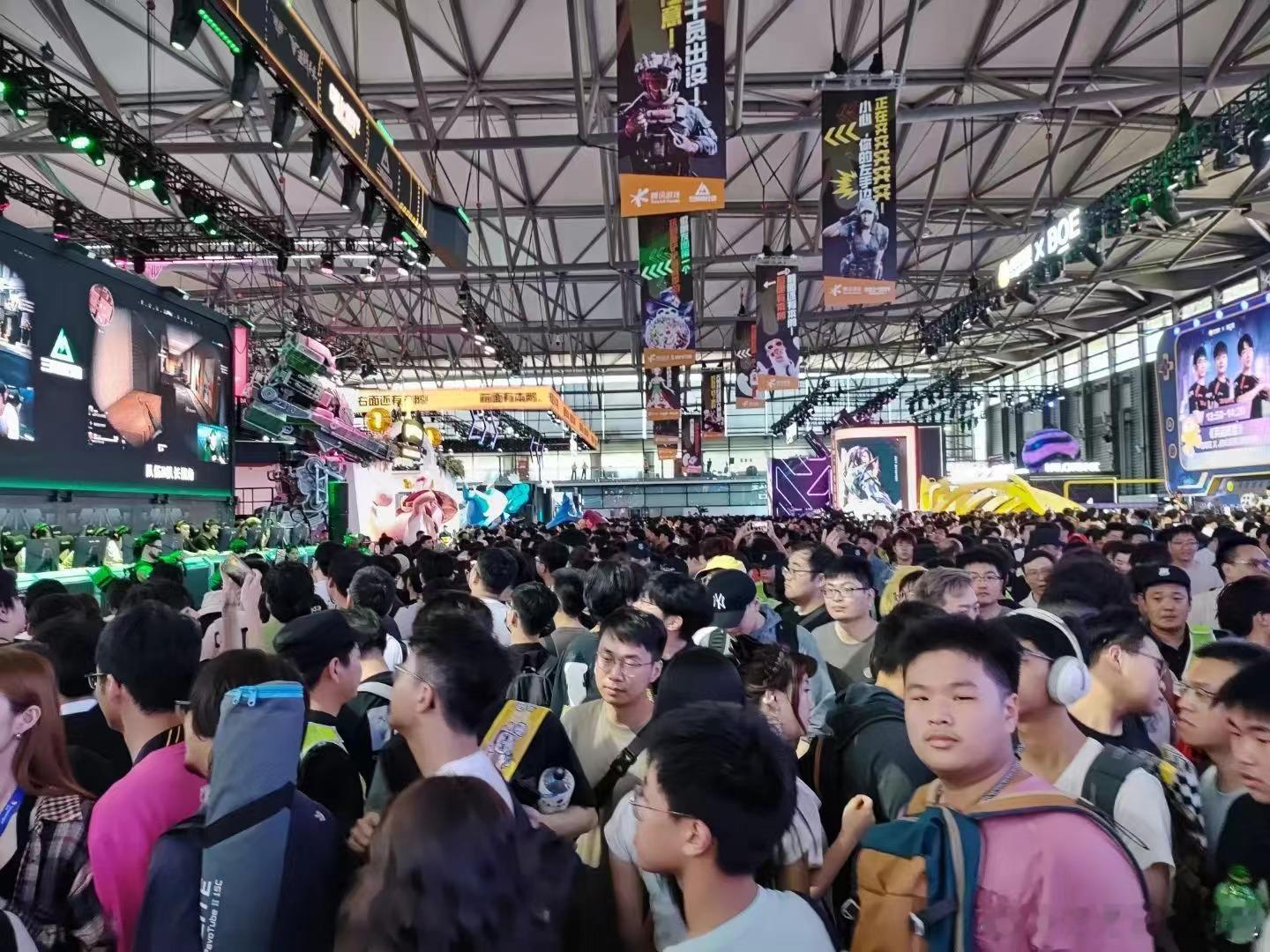 #2024ChinaJoy# 好多人啊[哆啦A梦吃惊] ​​​