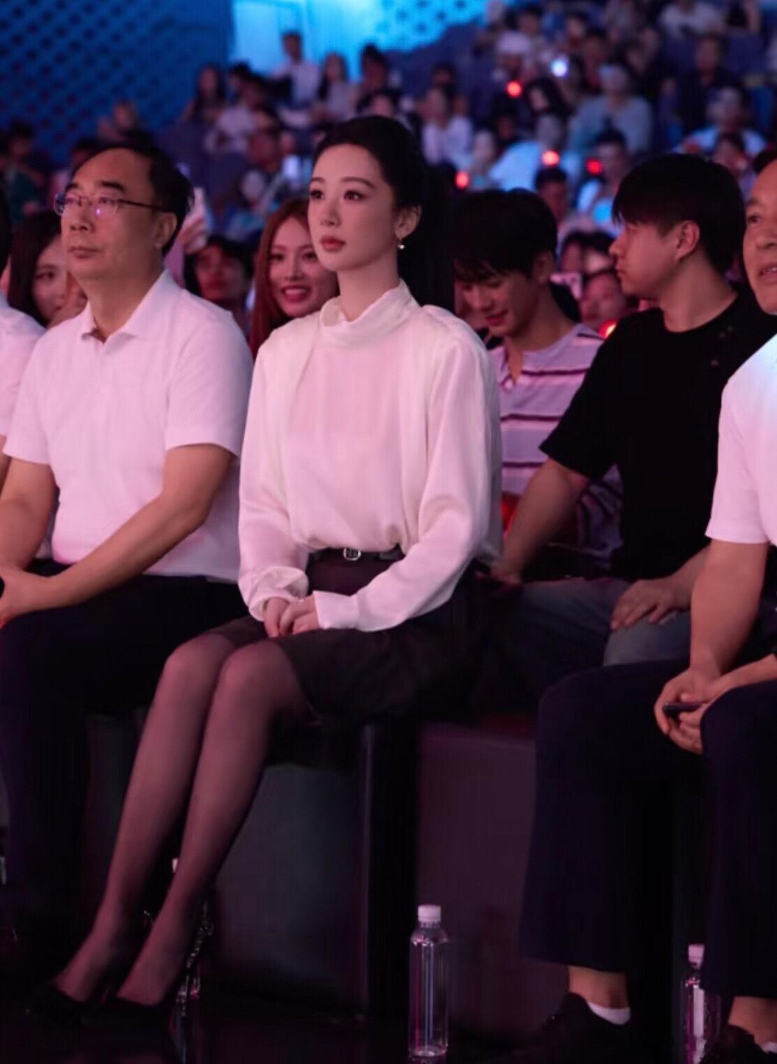 杨紫气场强大 