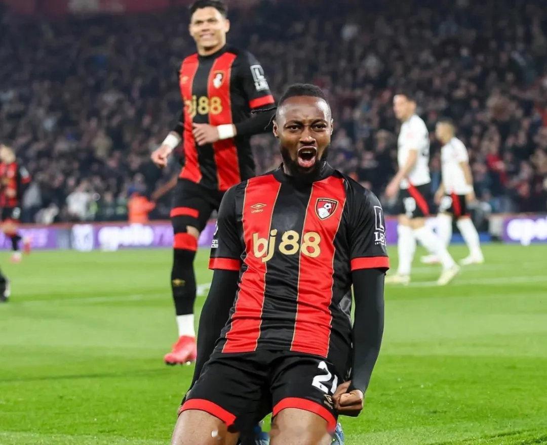 伊劳拉确认塞梅约将出战对阿森纳的比赛。伯恩茅斯主帅说：“在斯坦福桥的比赛不是塞梅