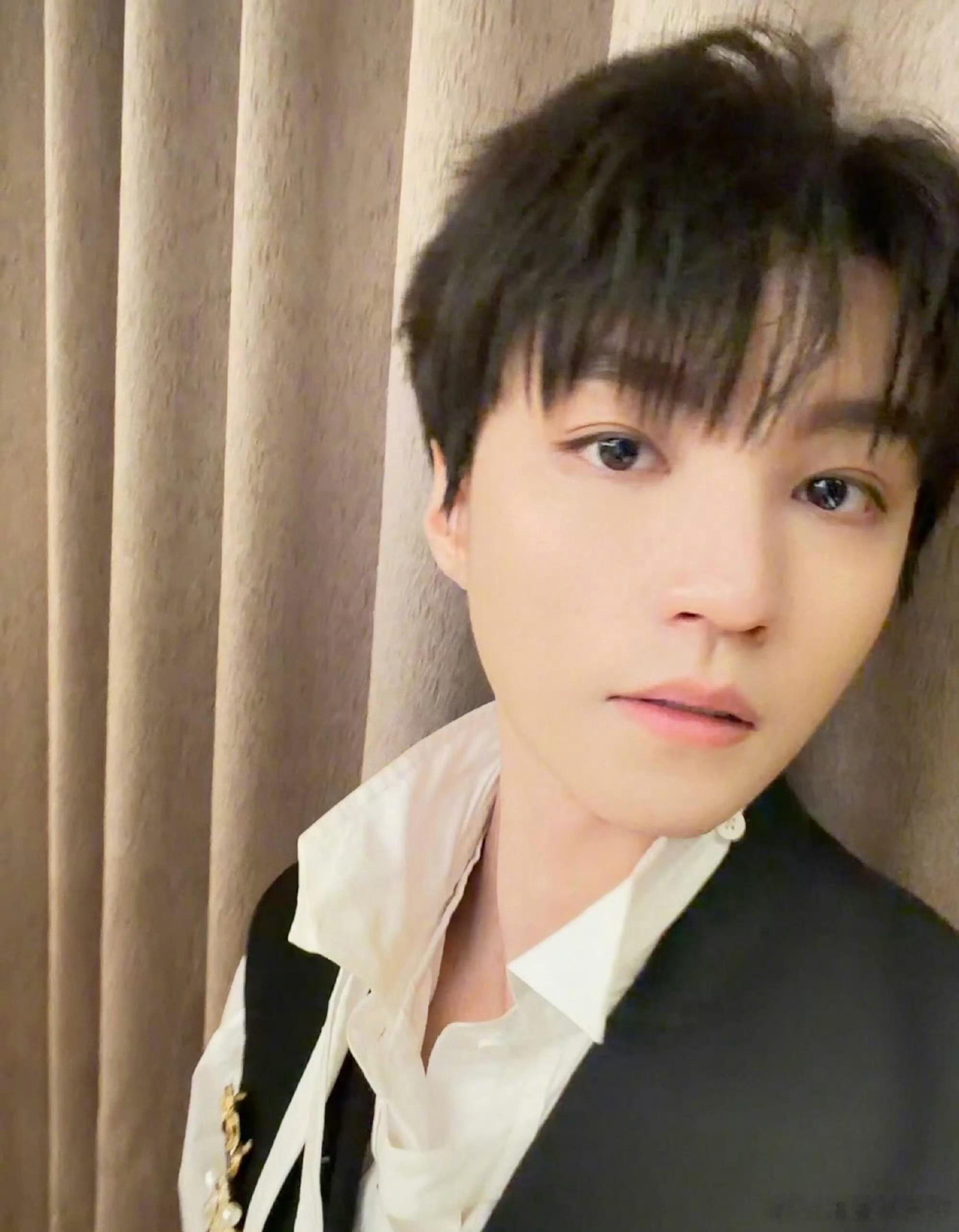 明星五一营业明星五一营业照明星五一营业照来咯王俊凯先发了营业照耶