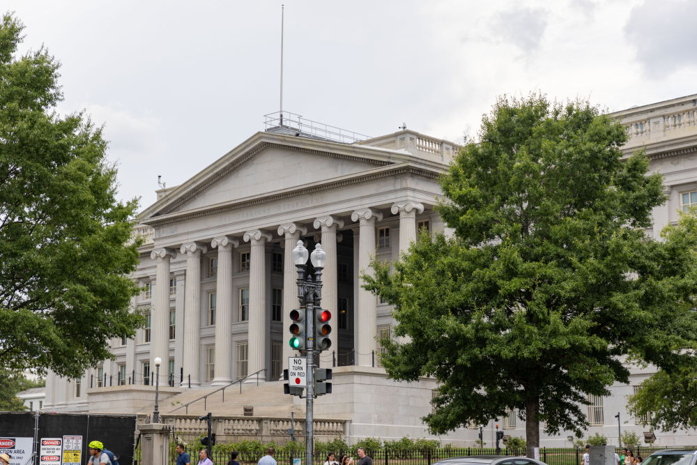 【#美国债首破39万亿美元#】#美国国债预期年内破40万亿# 美国财政部18日发