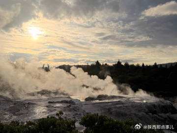 陈星旭晒王玉雯拍的live图 每一帧鲜活live都是限定风景，王玉雯和陈星旭的友