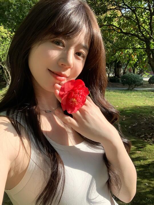 明媚的不只是阳光 还有我🌺
